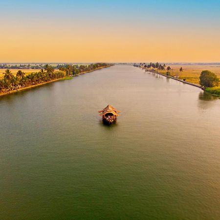 Spice Coast Cruises - Houseboat, A Cgh Earth Experience Hotel Alappuzha Exterior photo
