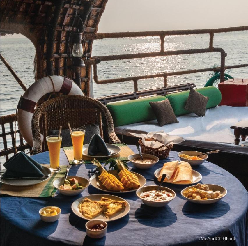 Spice Coast Cruises - Houseboat, A Cgh Earth Experience Hotel Alappuzha Exterior photo