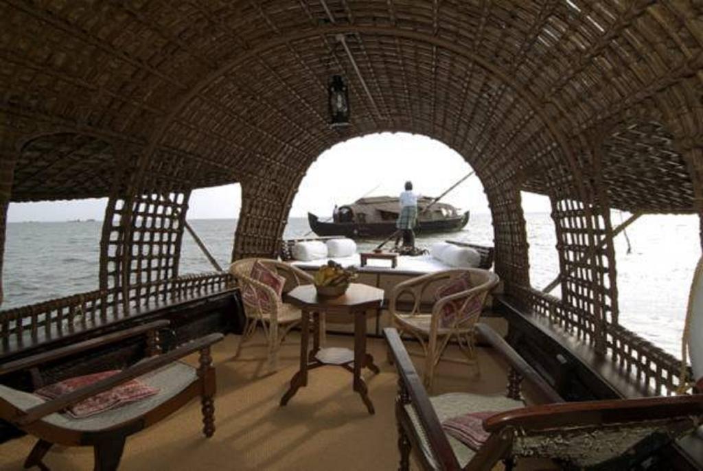Spice Coast Cruises - Houseboat, A Cgh Earth Experience Hotel Alappuzha Exterior photo
